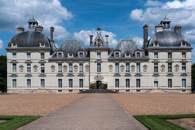 Visit of the Loire Valley Castles in one day from Paris - Château de Cheverny: characterful final stop with a ticket you’ll pay