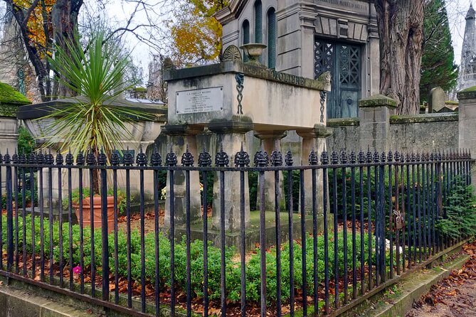 Visit to Père Lachaise Cemetery: a self-guided tour - Timing and Opening Hours: Plan Your 2 Hours Without Rushing