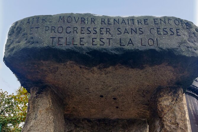 Visit to Père Lachaise Cemetery: a self-guided tour - A Note on Group Size and the “Private” Advantage