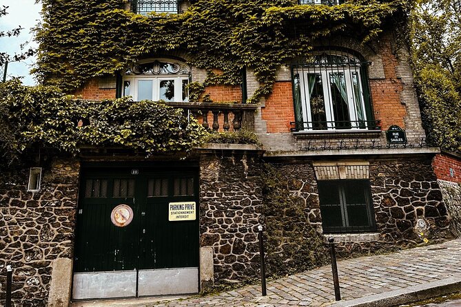 Walking Tour in Montmartre with a guide - The vineyard moment: the only vineyard still in Paris