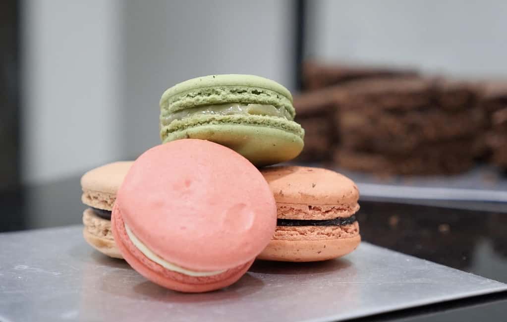 Walking Tour in Paris Montmartre with Tastings and Stories - Macarons in Montmartre: Why This Stop Matters