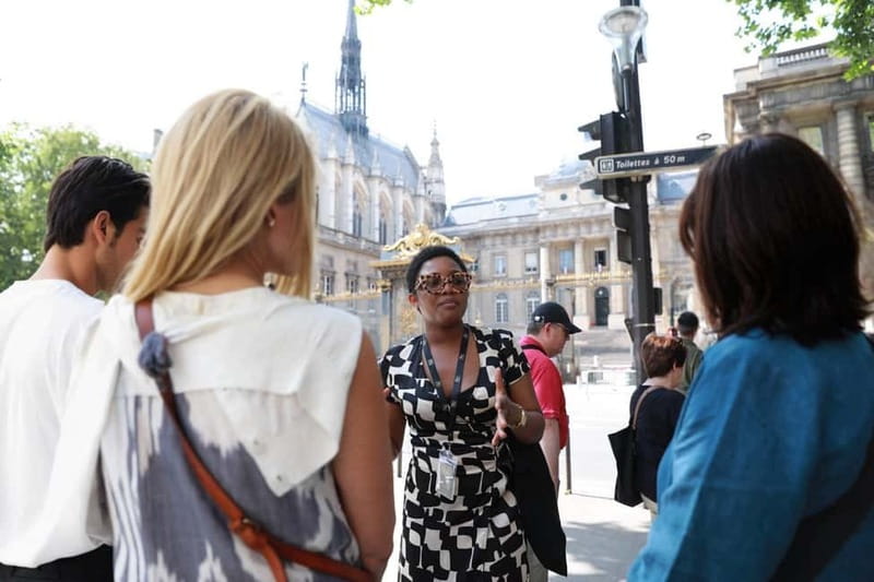 Walking Tour of Notre Dame Island and Sainte Chapelle Option - Getting your bearings at Pont Neuf and Île de la Cité