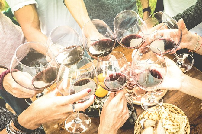 Wine tasting tour in Loire Valley with castle visits and lunch - Lunch in the Loire: when the optional meal is the highlight
