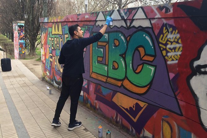 Workshop Graffiti Mural - What to Wear: Comfortable Clothes for an Outdoor Art Session